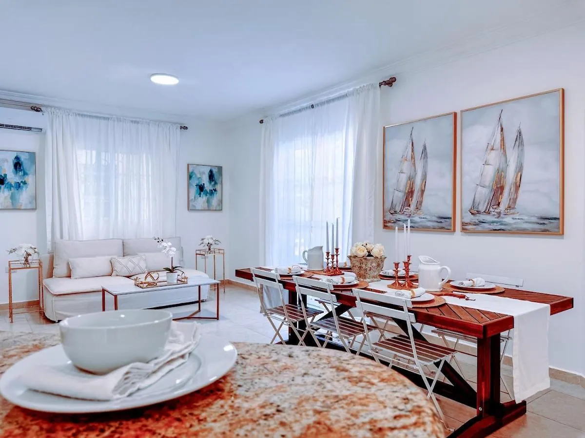 Backyard, Pool View, Walk To Beach, Dining, Shops 푼타 카나 아파트