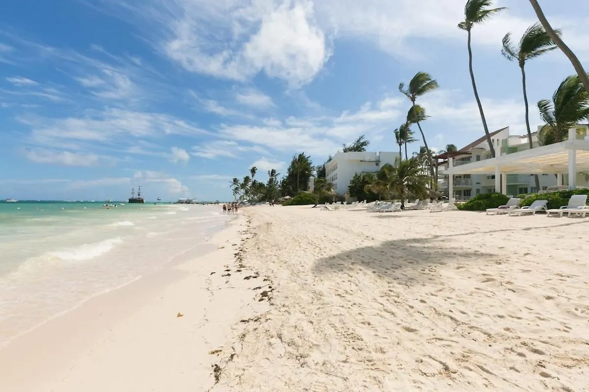 Backyard, Pool View, Walk To Beach, Dining, Shops Punta Cana Appartement